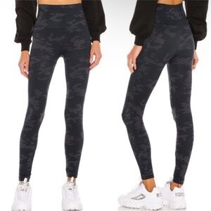 Spanx Look at Me Now Leggings Black Camo. Size medium
